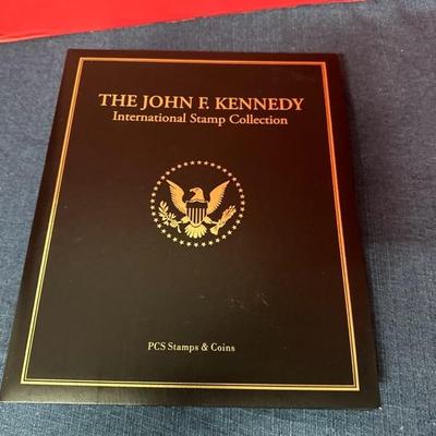 Light 87 the John F. Kennedy international stamp collection, PCS stamps and coins