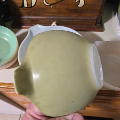Pyrex bowls