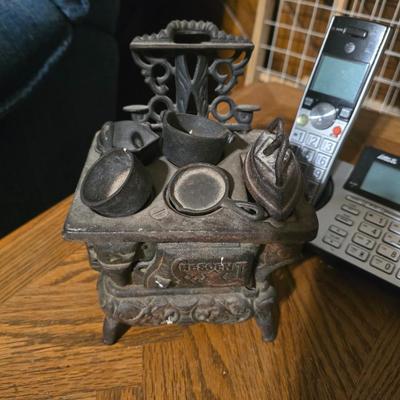 Cast iron miniature stove