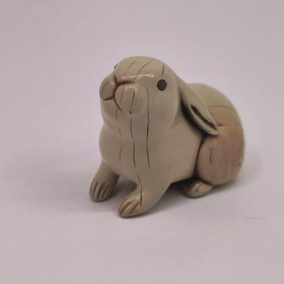 Netsuki rabbit figurine - Alva Museum replica