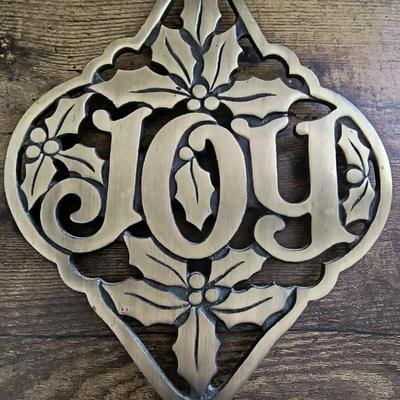 Cast iron "joy" decoration
