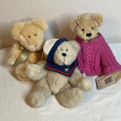 Lot 428 Teddy Bears
