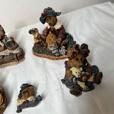 Lot 434 Boyd's Bear figures