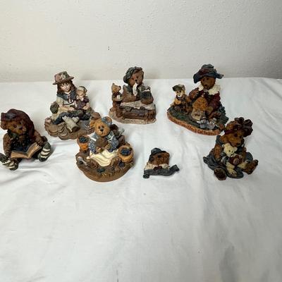 Lot 434 Boyd's Bear figures