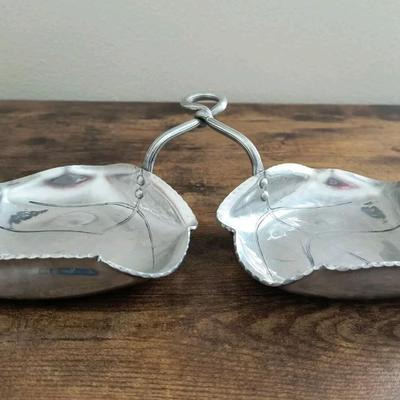 Aluminum double leaf candy dish