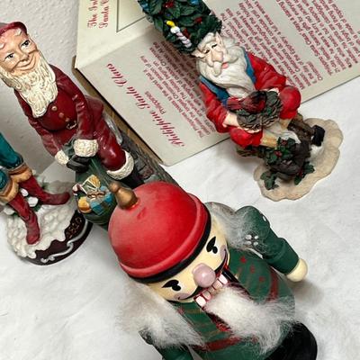Lot 443 Santa figures