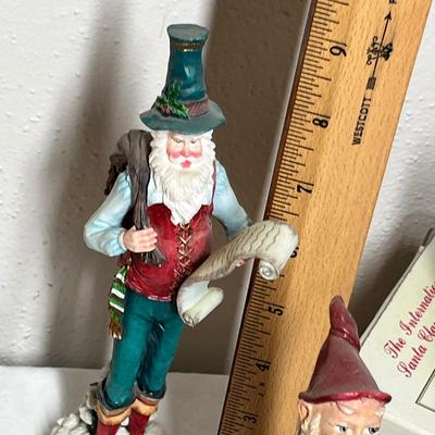 Lot 443 Santa figures