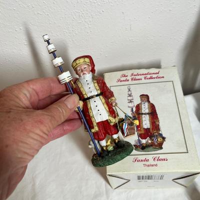 Lot 443 Santa figures