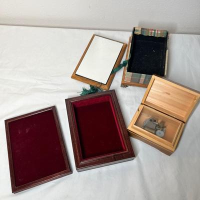 Lot 445 Trinket boxes