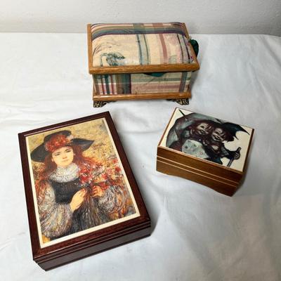 Lot 445 Trinket boxes