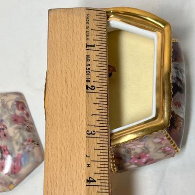 Lot 447 Music box