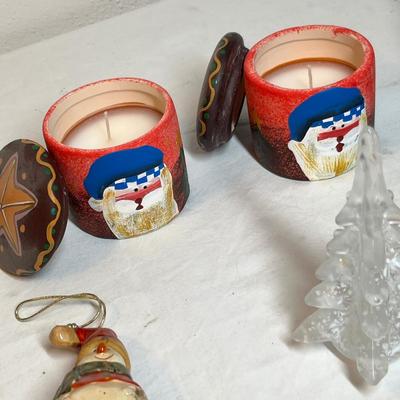 Lot 448 Christmas items