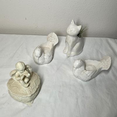 Lot 449 Animal decor