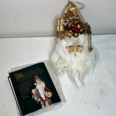 Lot 453 Santas