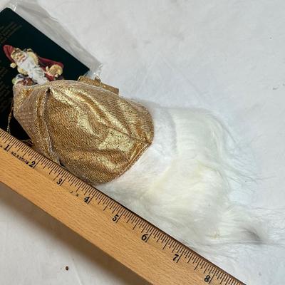 Lot 453 Santas