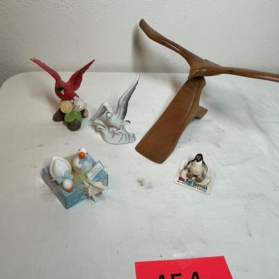 Lot 454 Birds lot