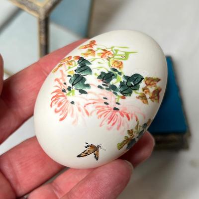 Lot 458 Oriental egg in box