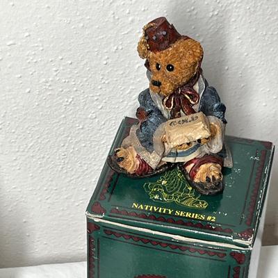 Lot 459 Figurine assortment