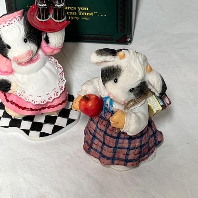 Lot 459 Figurine assortment