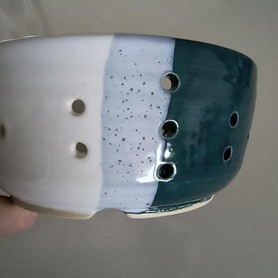 Ceramic collander