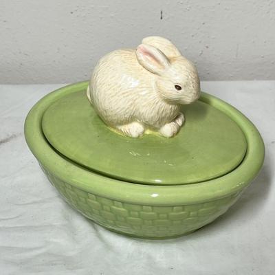 Lot 472 Bunny box