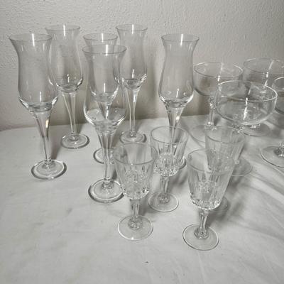 Lot 474 Crystal stemware
