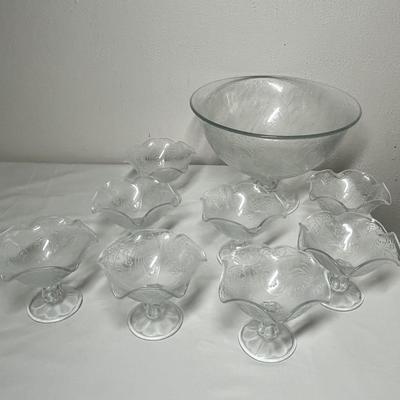Lot 479 Unique Dessert bowl set