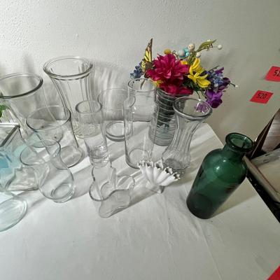 Lot 511 Vases