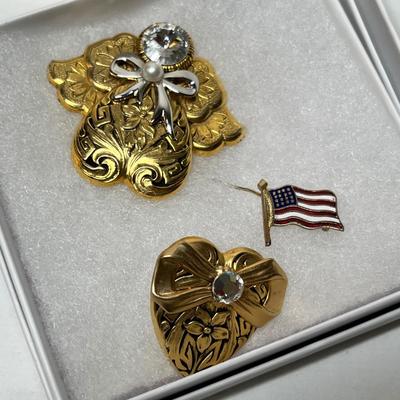 Lot 512 Lot #1 jewery Angels