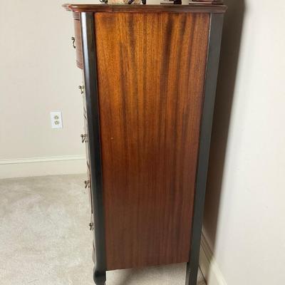 M273 Mahogany Chest of Drawers Georgian Style With Mirror