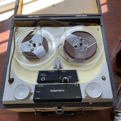 M281 Telectro & Filmo Auto Load Bell Film Camera From Bell & Howell Company