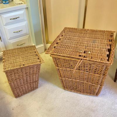 M291 Two Wicker Baskets With Lid