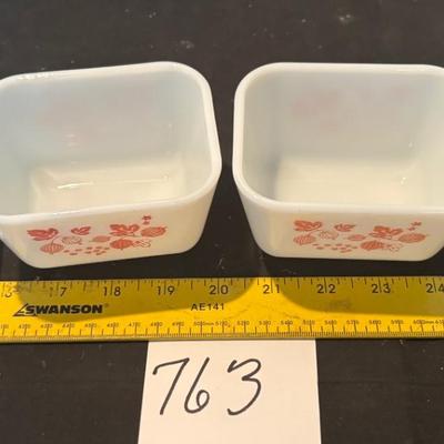Vintage Pyrex 501 Refrigerator Dishes with Lids