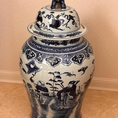 Chinese Blue & White Porcelain Covered Temple Jar W/ Foo Dog (Ginger Jar)