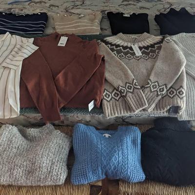 S/M Women's Sweaters & Blouse (11 Pieces)