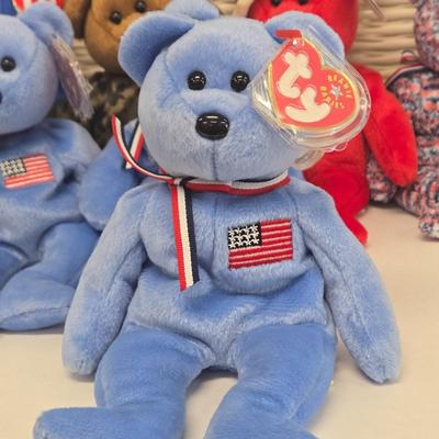 LOT 1: Big Lot of Patriotic TY Beanie Babies