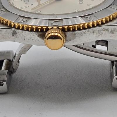 LOT 13: Men's Movado Swiss Made Watch