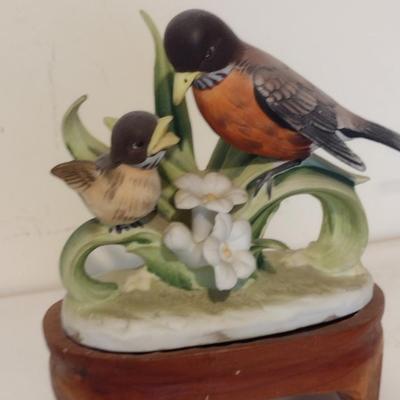 Lefton China Red Robin Porcelain Bird Figurine