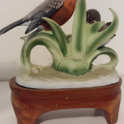 Lefton China Red Robin Porcelain Bird Figurine