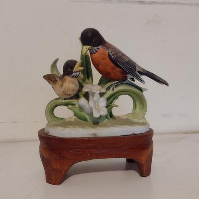 Lefton China Red Robin Porcelain Bird Figurine