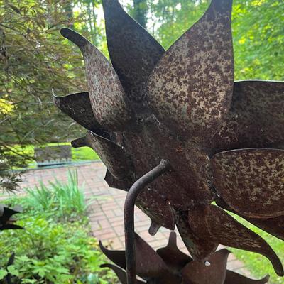 Six Metal Flowers on Stakes (FY-MG)