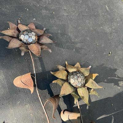 Six Metal Flowers on Stakes (FY-MG)