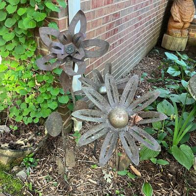 Six Metal Flowers on Stakes (FY-MG)
