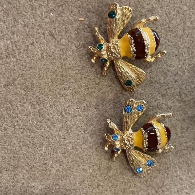 Small bugs pins with ring