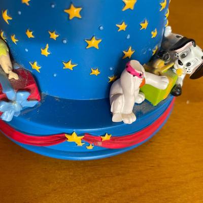 Disney water globe has broken pieces