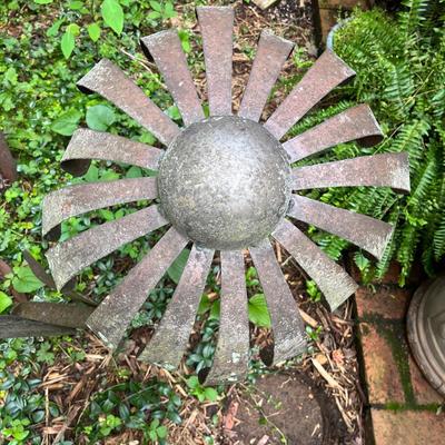 Four Metal Coneflowers Yard Art & Hummingbird Feeder (FY-MG)