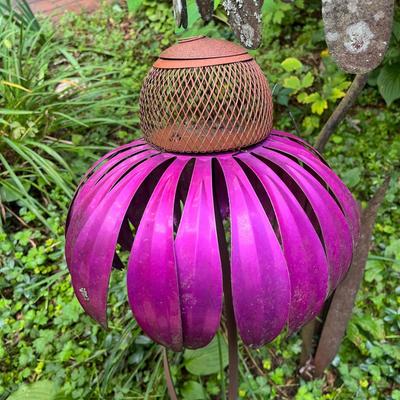 Four Metal Coneflowers Yard Art & Hummingbird Feeder (FY-MG)
