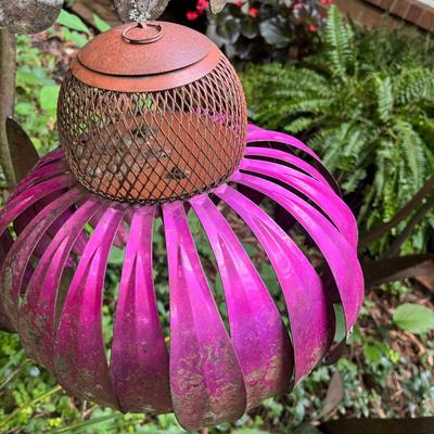 Four Metal Coneflowers Yard Art & Hummingbird Feeder (FY-MG)