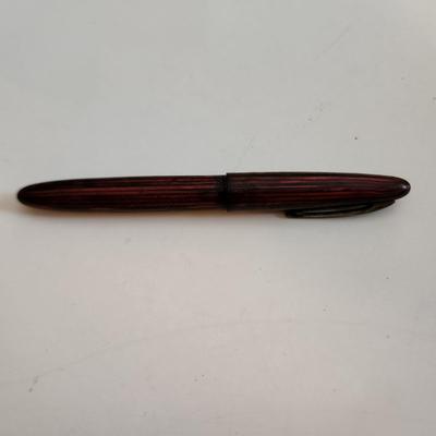 Sale Photo Thumbnail #534: This auction lot is for a Vintage Schaeffer Fountain Pen with Gold Nib.  The #33 nib is marked 14K.  The pen has a nice reddish case - not sure if it would work without some work.