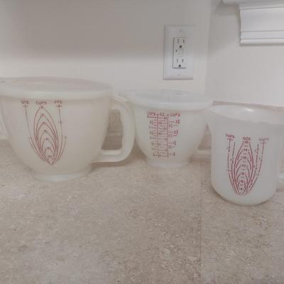 Set of Three Vintage Tupperware Measuring Cups